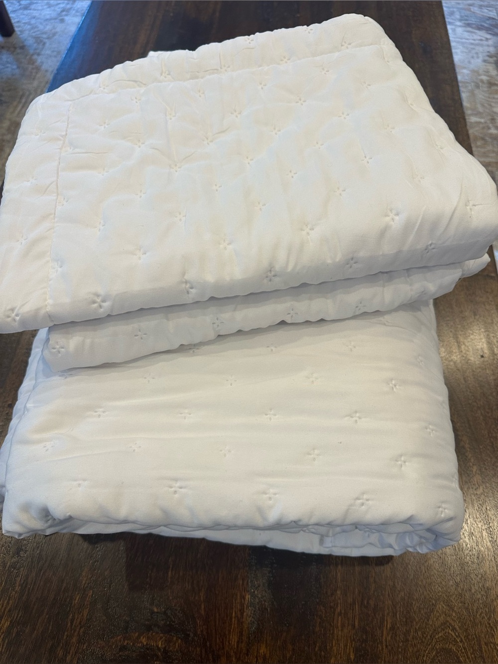 Bedsure Queen White Quilted Bedspread Set - Classic Hotel-Style Bedding - Picture 3 of 11